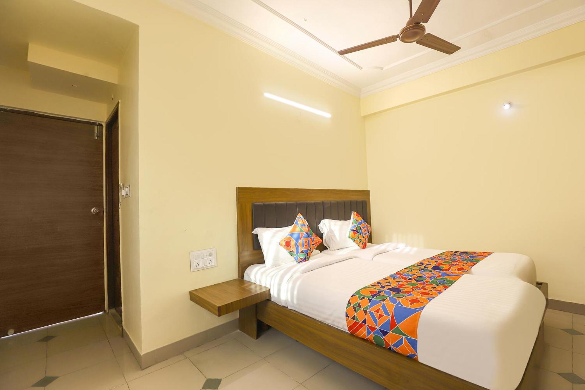 Fabhotel Gt Galaxy Park - Nr Express Avenue Mall, Royapettah Hotel Chennai