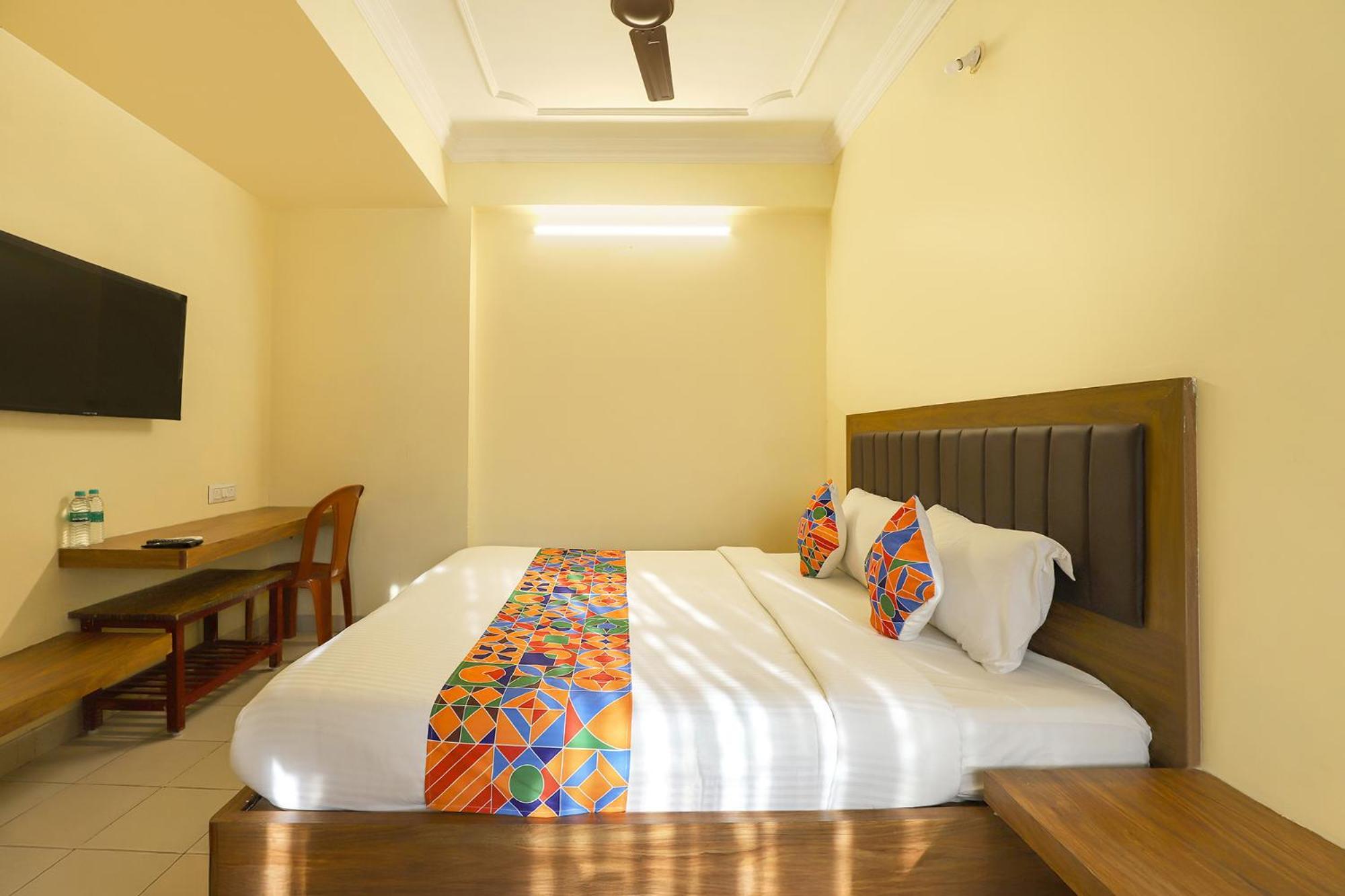 Fabhotel Gt Galaxy Park - Nr Express Avenue Mall, Royapettah Hotel 2*