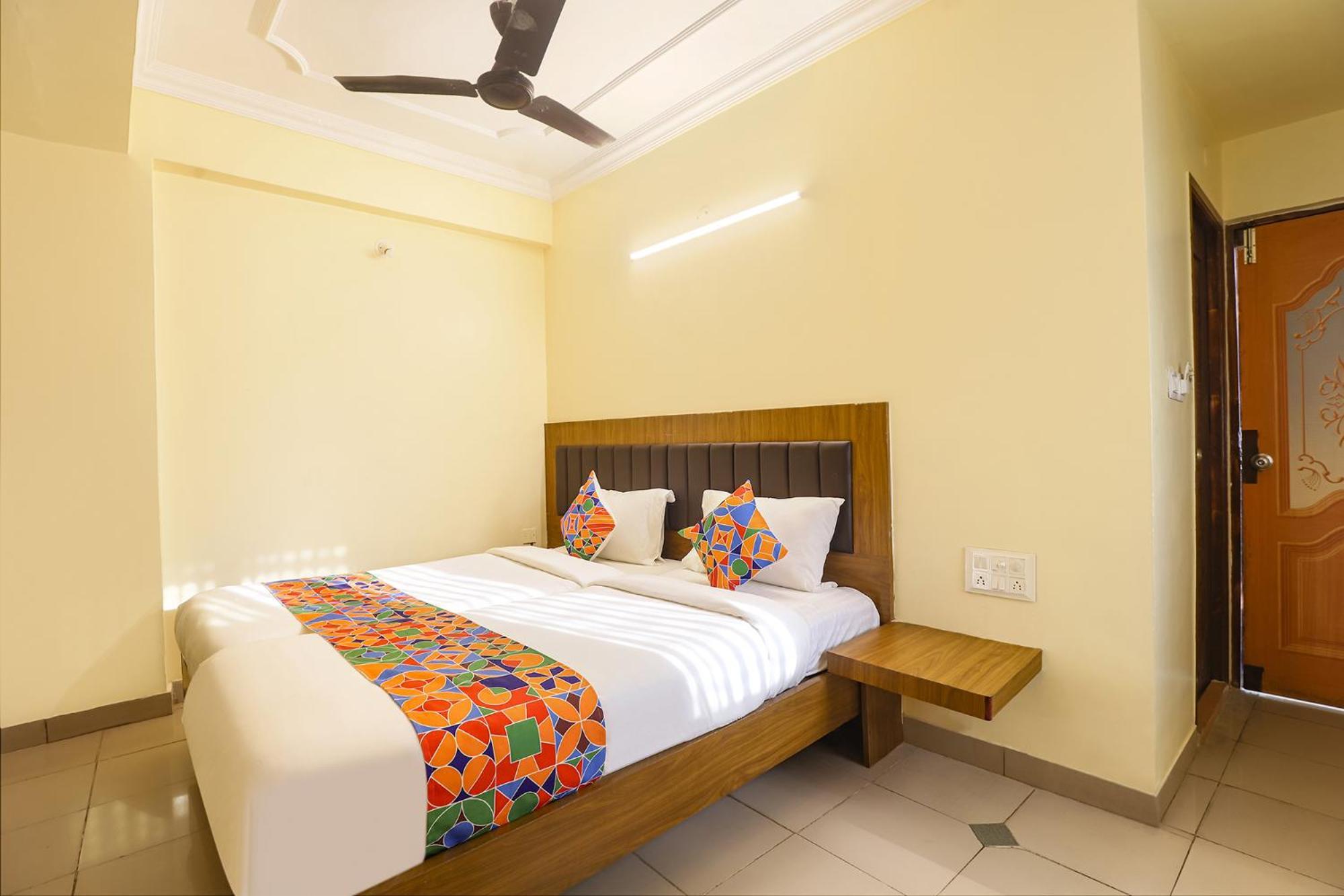 Fabhotel Gt Galaxy Park - Nr Express Avenue Mall, Royapettah Hotel Chennai
