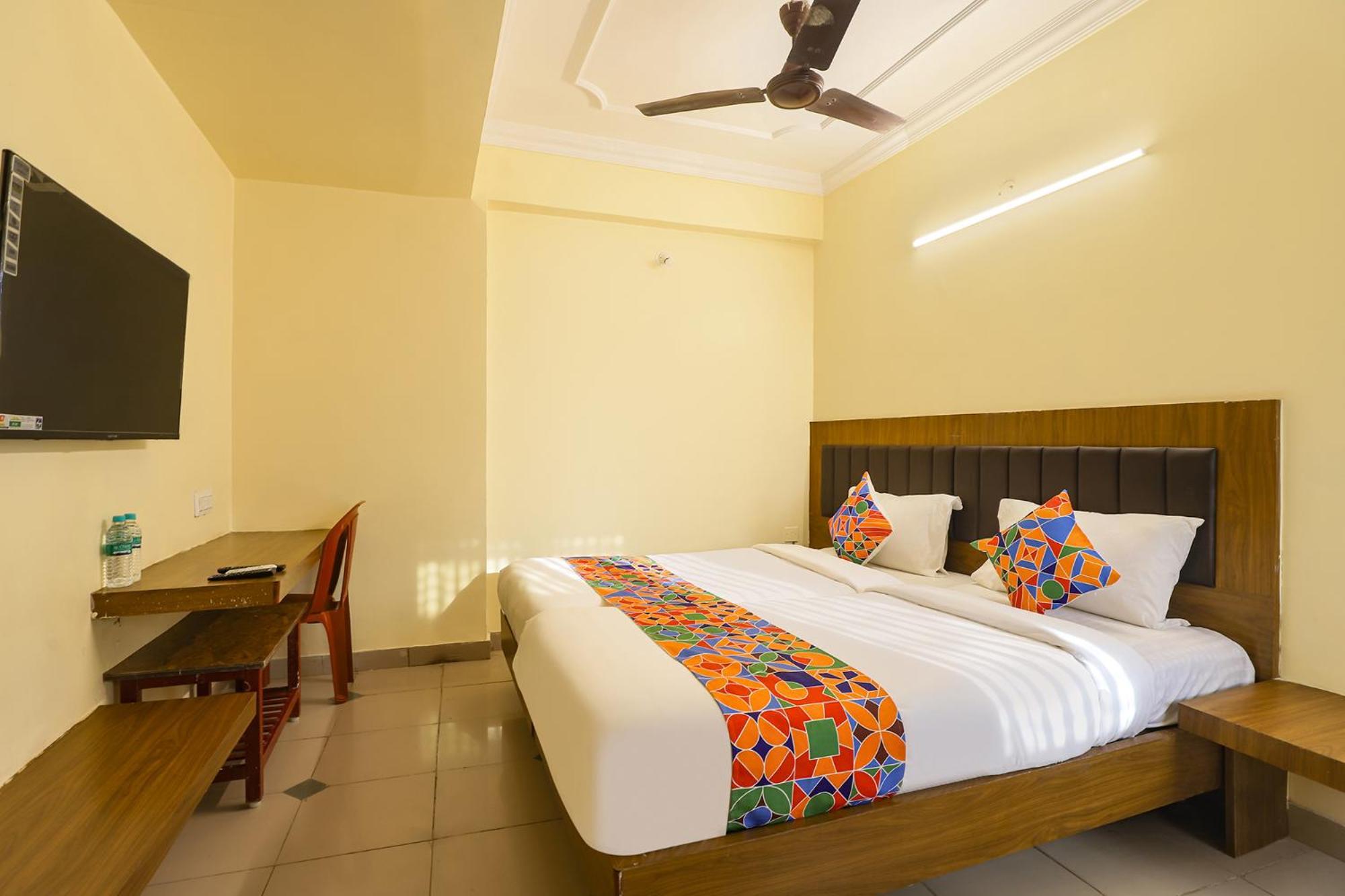Fabhotel Gt Galaxy Park - Nr Express Avenue Mall, Royapettah Chennai