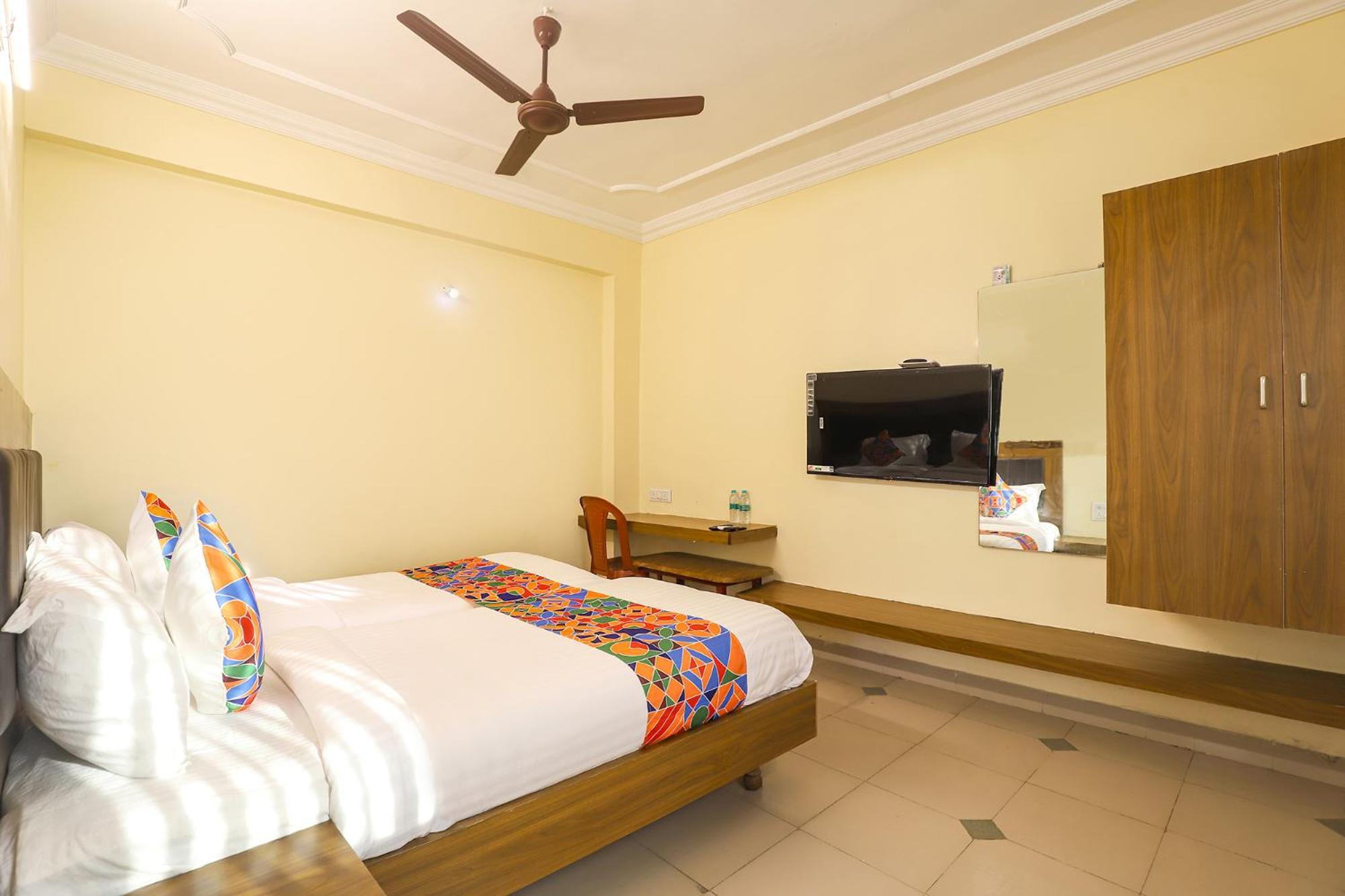 Hotel Fabhotel Gt Galaxy Park - Nr Express Avenue Mall, Royapettah