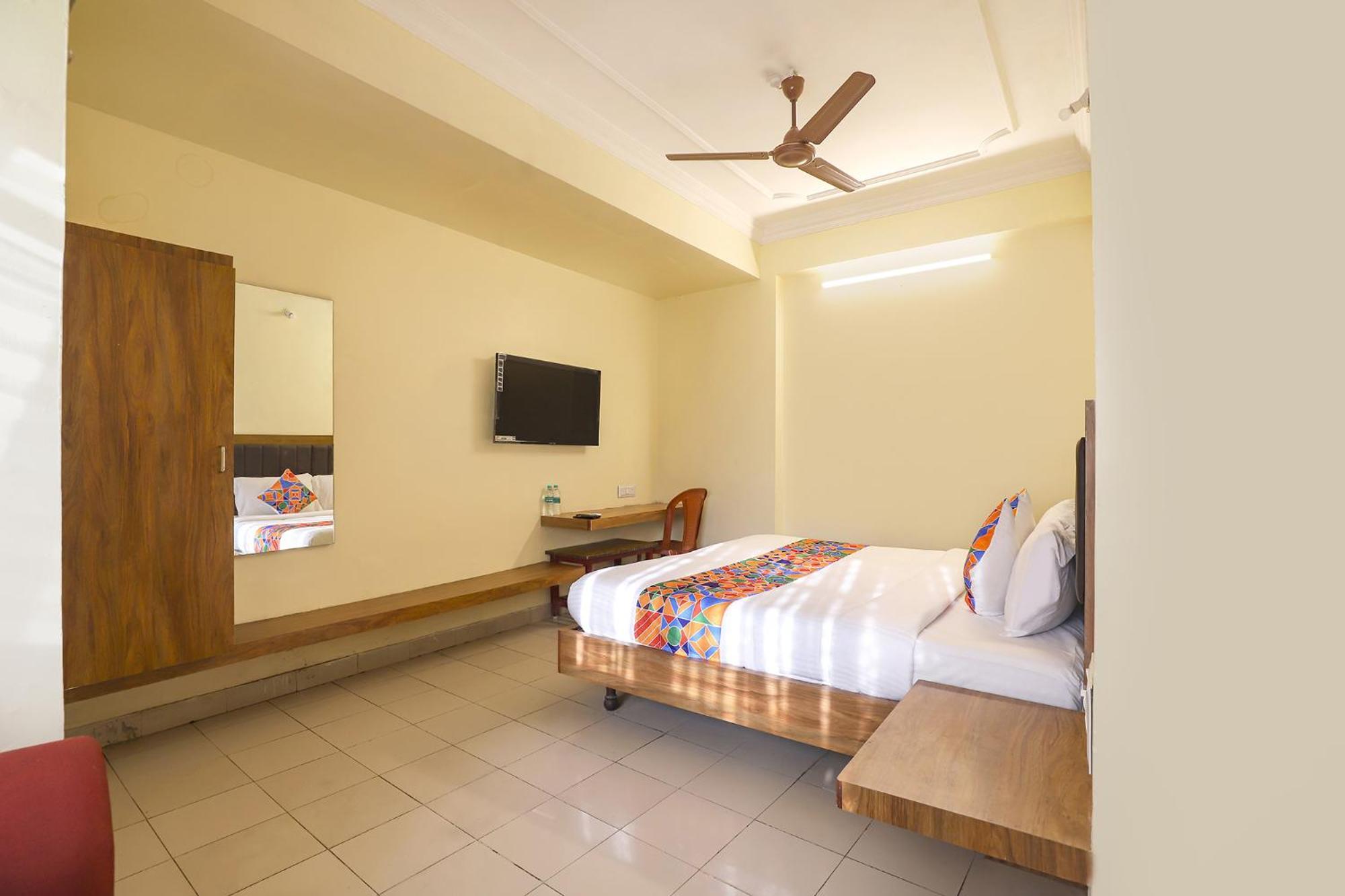 Hotel Fabhotel Gt Galaxy Park - Nr Express Avenue Mall, Royapettah